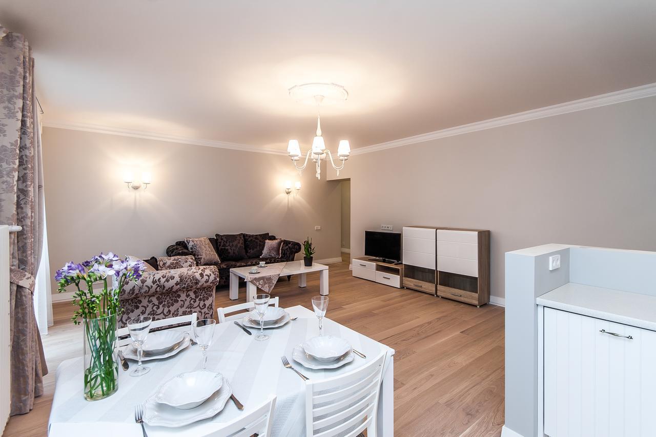 Lumiere Apartment *